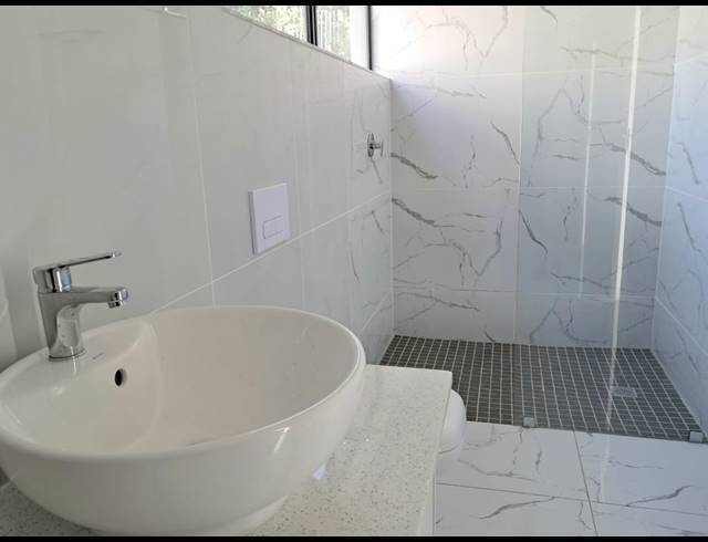 4 BEDROOM HOUSE FOR SALE IN PALM LAKES ESTATE